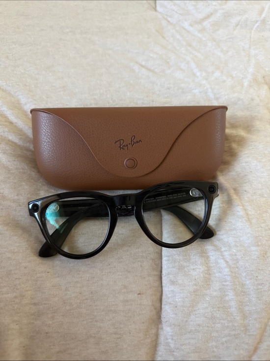 Ray-Ban Accessories - Ray-Ban Uni-Sex Black Round Meta glasses with Brown Case not prescription